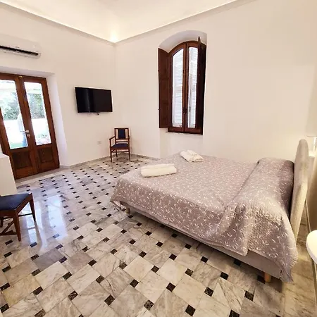 Affittacamere Villa Manini suites *