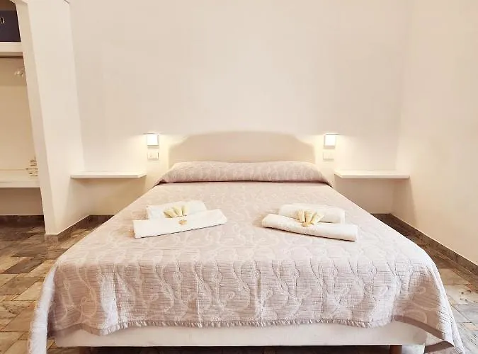 Konukevi North Sardinia Retreats - Manini Boutique La Maddalena (Sassari)