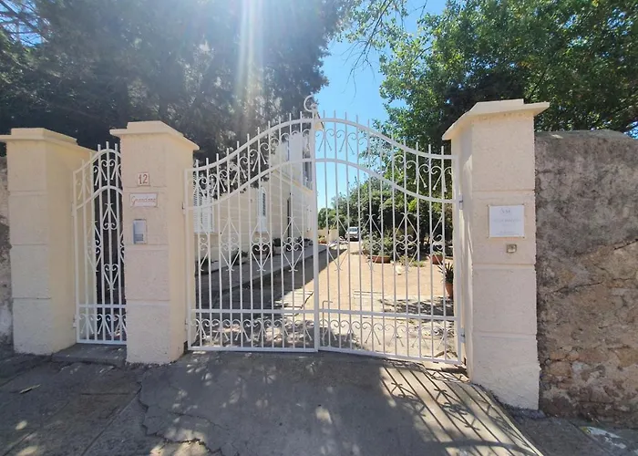 Konukevi North Sardinia Retreats - Manini Boutique La Maddalena (Sassari)